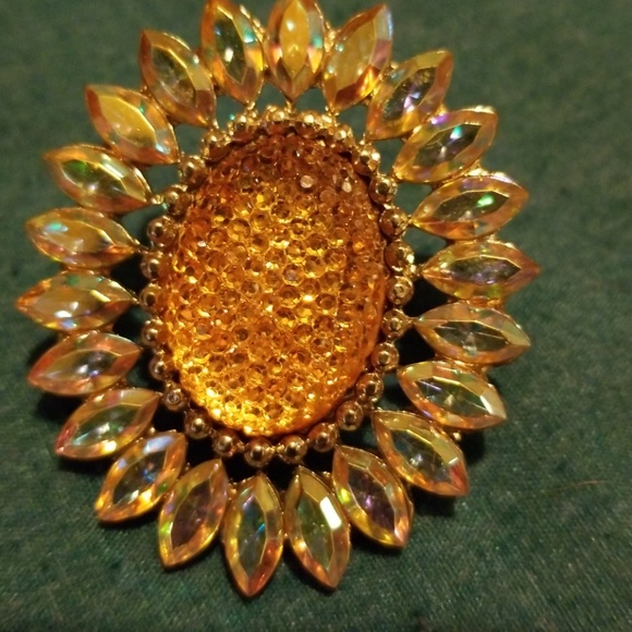 Beautiful ring! - Picture 3 of 5